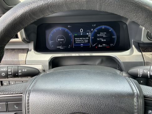 Used 2024 Toyota Tacoma Limited w/ Limited Package (LT) AWD/4WD image 21