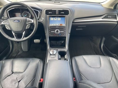 Used 2018 Ford Fusion Titanium image 28