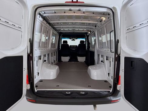 Used 2026 Mercedes-Benz Sprinter 4500 image 23