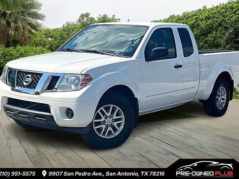 Used 2019 Nissan Frontier SV image 1
