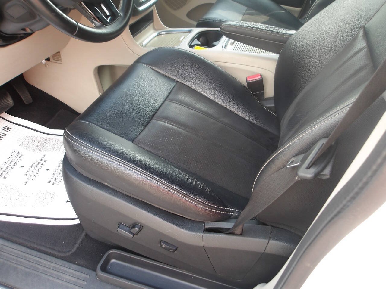 Used 2019 Dodge Grand Caravan SXT FWD image 11