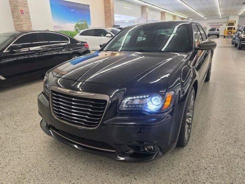 Used 2013 Chrysler 300 C RWD image 1