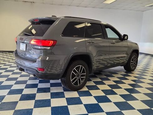 Used 2019 Jeep Grand Cherokee Trailhawk AWD/4WD image 8