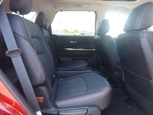 New 2026 Nissan Pathfinder Platinum AWD/4WD image 22