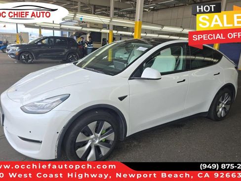 Used 2021 Tesla Model Y Long Range image 1