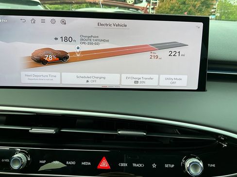 Used 2026 Genesis Electrified GV70 image 37