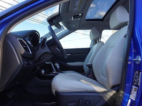 Used 2023 Kia Seltos EX image 33