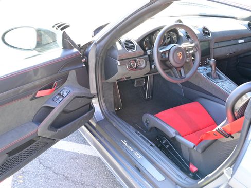 Used 2024 Porsche 718 Boxster Spyder RS image 15