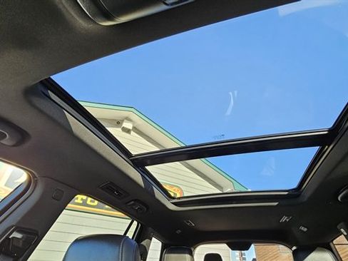 Used 2024 Cadillac XT6 Luxury w/ LPO, Floor Liner Package AWD/4WD image 25