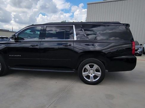 Used 2019 Chevrolet Suburban LT RWD image 6