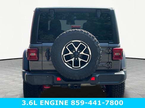 Used 2024 Jeep Wrangler Unlimited Rubicon AWD/4WD image 5