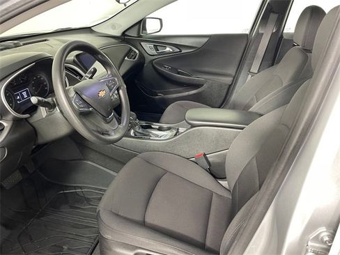 Used 2021 Chevrolet Malibu LS image 2
