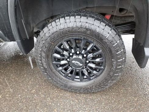 Used 2024 Chevrolet Silverado 2500 LTZ w/ LTZ Plus Package AWD/4WD image 9
