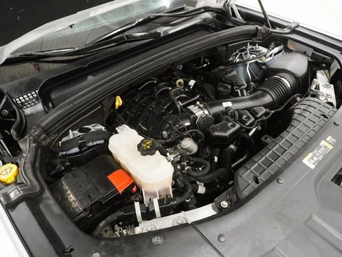 Certified 2024 Jeep Grand Cherokee L Altitude image 9