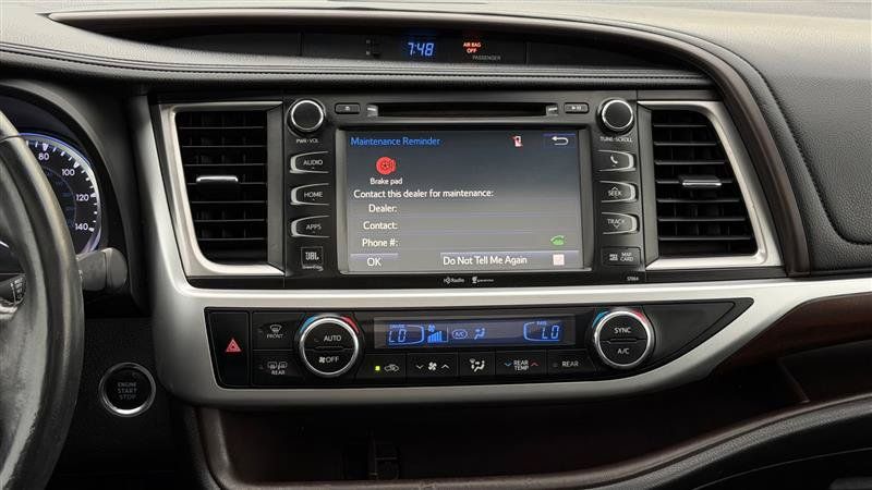 Used 2015 Toyota Highlander Limited Platinum AWD/4WD image 24