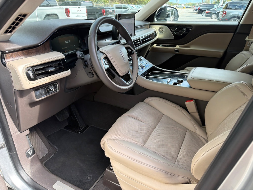 Used 2021 Lincoln Aviator Reserve w/ Equipment Group 201A RWD image 9