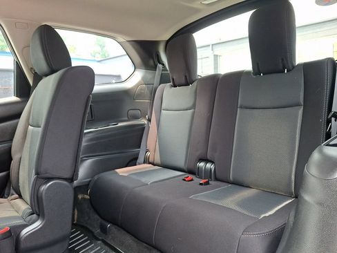 Used 2018 Nissan Pathfinder SV w/ SV Tech Package AWD/4WD image 10