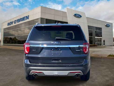 Used 2017 Ford Explorer XLT w/ Equipment Group 202A image 4