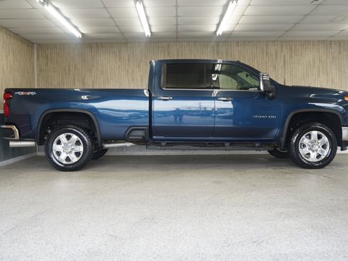 Used 2022 Chevrolet Silverado 3500 LTZ w/ LTZ Premium Package image 6