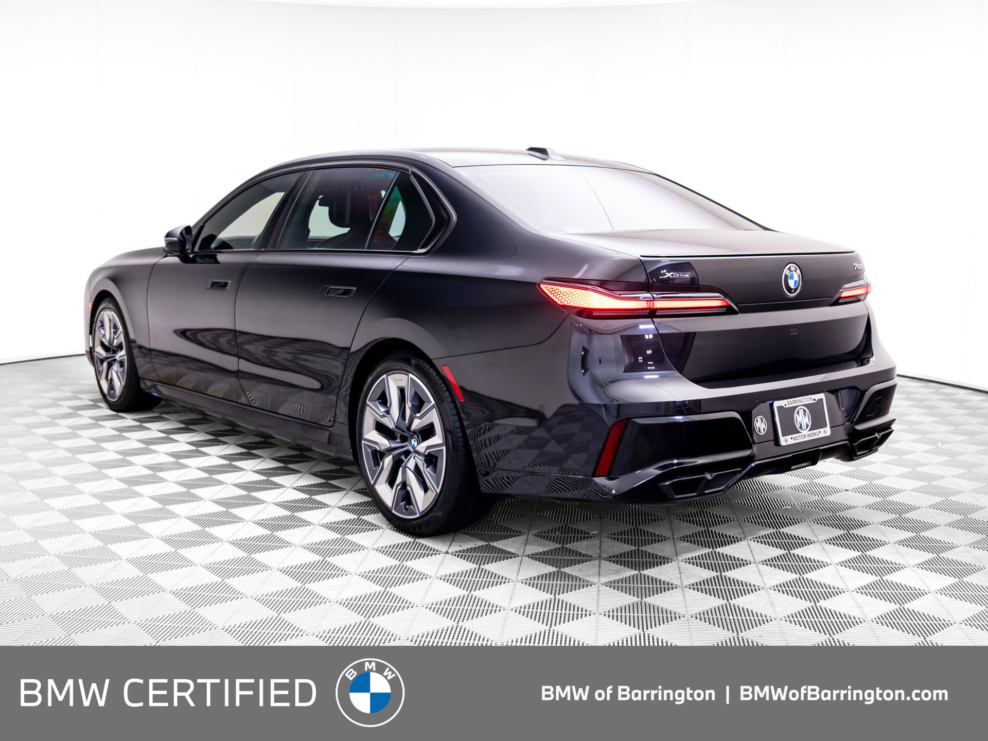 Certified 2023 BMW 760i xDrive w/ Parking Assistance Package AWD/4WD image 3