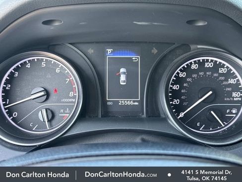 Used 2023 Toyota Camry SE FWD image 11