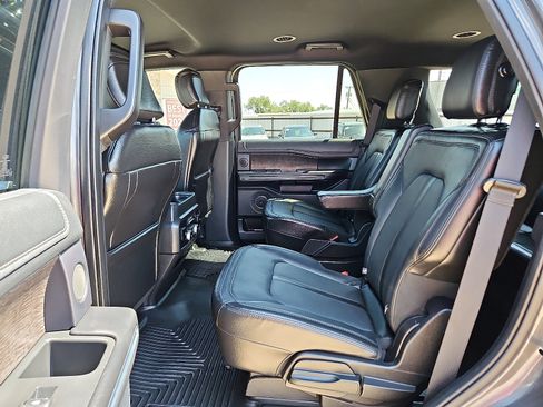 Used 2020 Ford Expedition Limited image 13