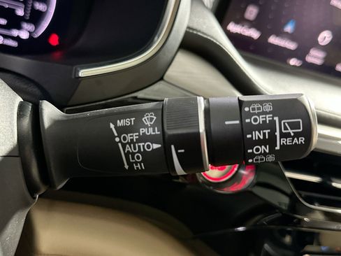 Used 2022 Acura MDX SH-AWD w/ Technology Package image 31