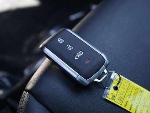 Used 2024 Maserati Grecale GT image 25