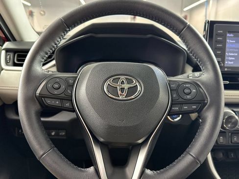 Used 2021 Toyota RAV4 XLE Premium AWD/4WD image 28