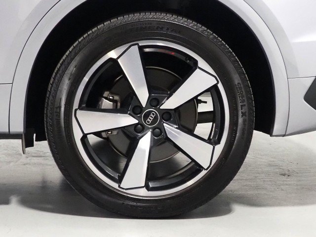 Used 2023 Audi Q5 2.0T Premium Plus Sportback w/ Premium Plus Package AWD/4WD image 46