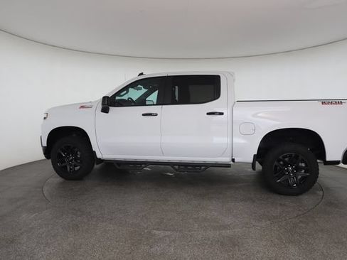 Used 2021 Chevrolet Silverado 1500 LT Trail Boss w/ LT Trail Boss Premium Package AWD/4WD image 12