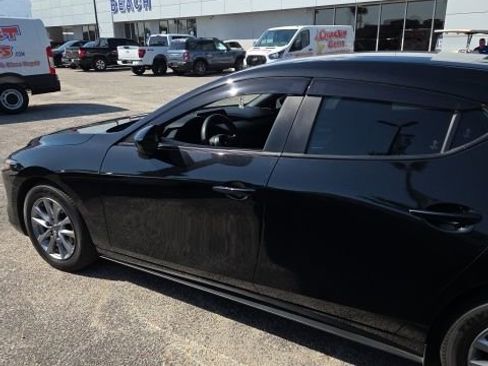 Used 2023 MAZDA MAZDA3 s image 7