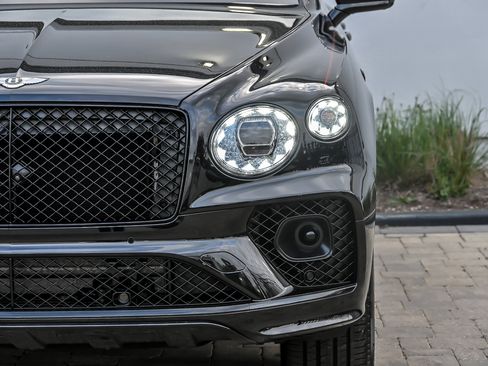 Used 2022 Bentley Bentayga AWD/4WD image 5