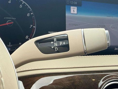 Used 2019 Mercedes-Benz S 560 4MATIC Sedan image 41