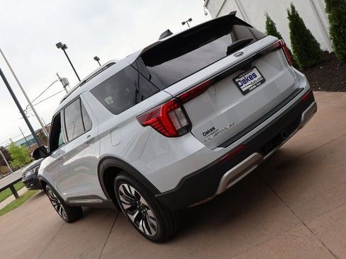 Used 2025 Ford Explorer Platinum w/ LUX Leather Package AWD/4WD image 5