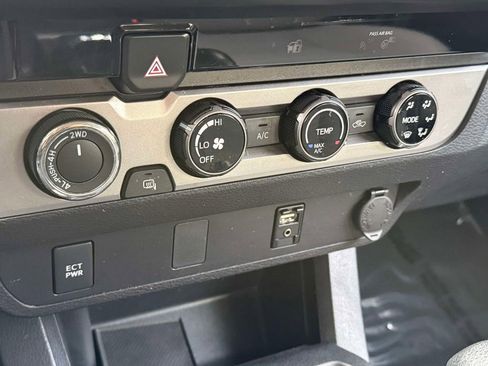 Used 2018 Toyota Tacoma SR w/ SR Convenience Package image 24