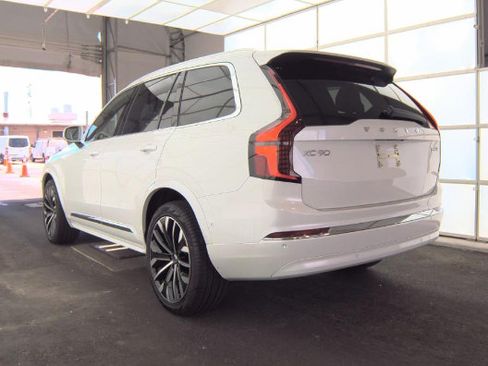 Certified 2026 Volvo XC90 B6 Plus AWD/4WD image 4
