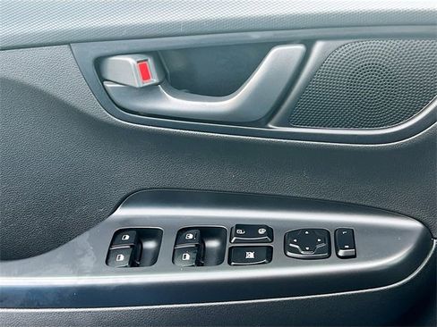 Used 2022 Hyundai Kona SEL w/ Cargo Package image 17