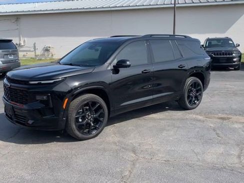 Used 2024 Chevrolet Traverse RS image 4