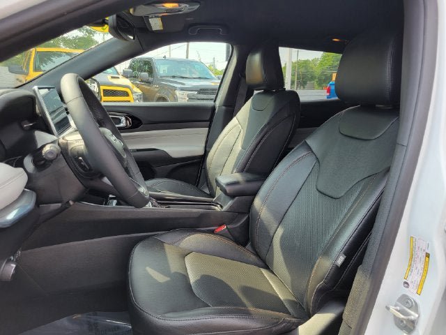 Certified 2023 Jeep Compass Limited AWD/4WD image 5