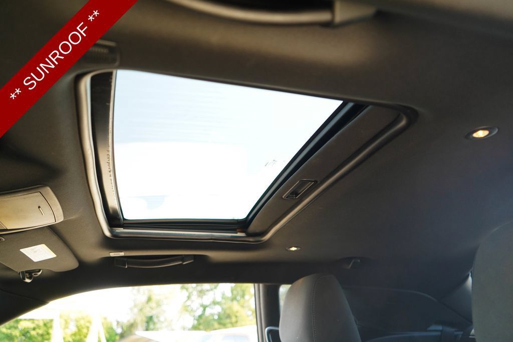 Used 2018 Dodge Challenger R/T RWD image 13