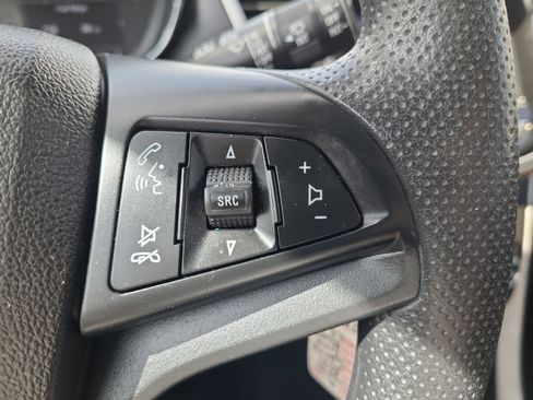 Used 2021 Chevrolet Trax LS FWD image 24