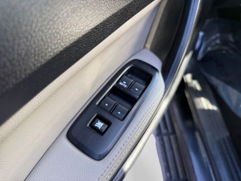 Used 2019 Ford Ranger Lariat w/ Equipment Group 501A Mid image 12