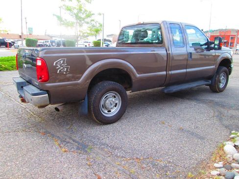 Used 2015 Ford F250 XL w/ Power Equipment Group AWD/4WD image 3