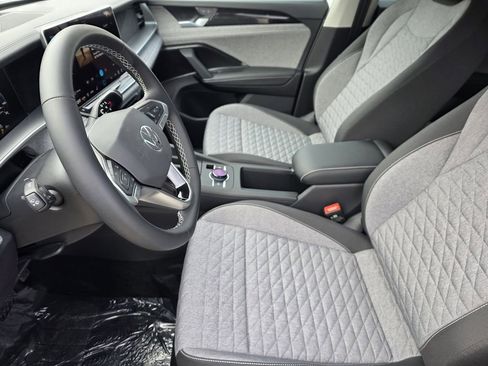 New 2026 Volkswagen Tiguan S FWD image 9