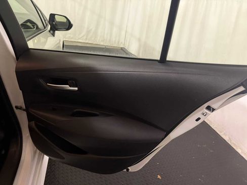 Used 2020 Toyota Corolla LE image 26