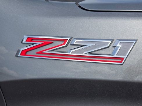 Used 2023 Chevrolet Silverado 1500 LT image 2