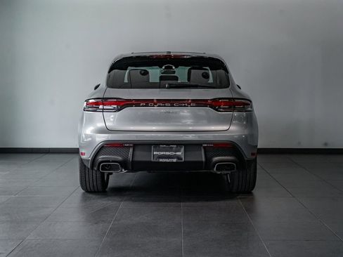 Certified 2025 Porsche Macan image 6