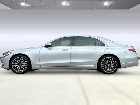 Used 2021 Mercedes-Benz S 580 4MATIC Sedan image 2