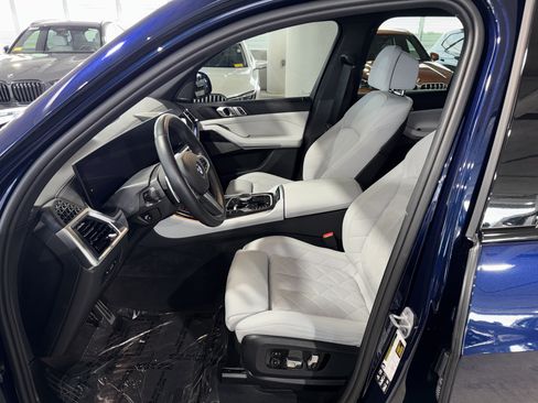 Used 2025 BMW X5 xDrive40i w/ M Sport Package AWD/4WD image 19
